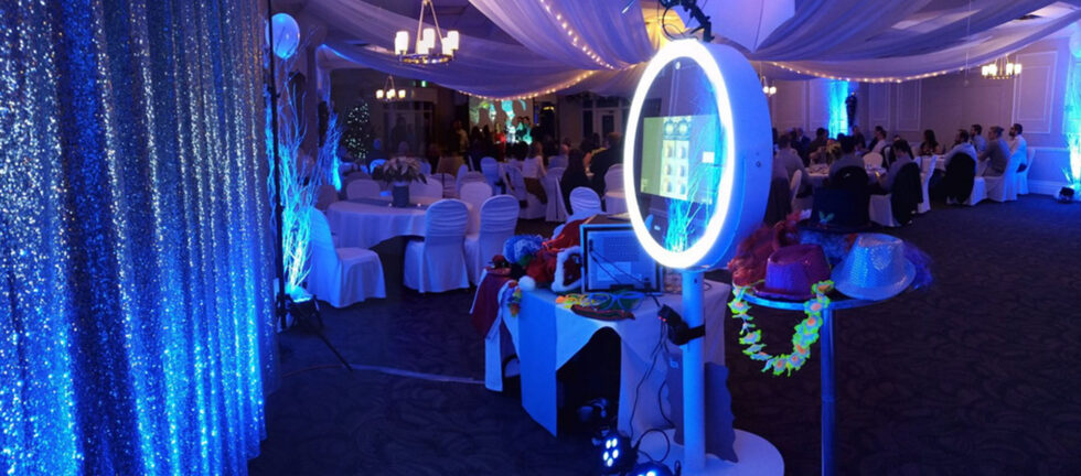 mirror photo booth